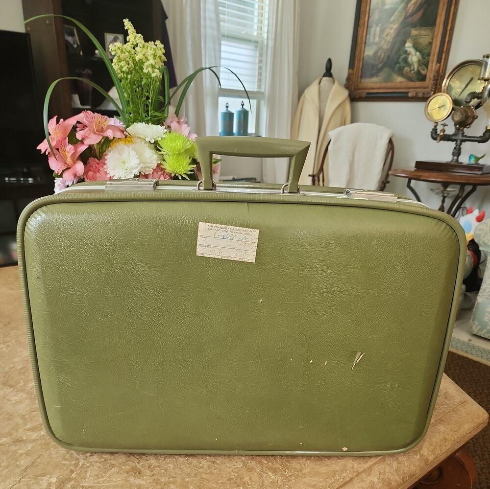 1970s Vintage Suitcase Carousel Brand Hardshell - Green - 21" x 15" x 6"